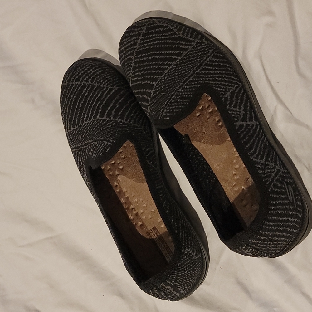 Sketcher! Slip-on size 8